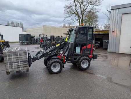 Telelader 2.3t mit 1400kg Hubkraft 