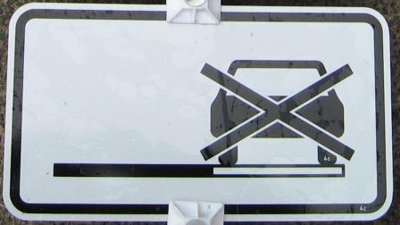 halteverbot-seitenstreifen-vz1060-31_1