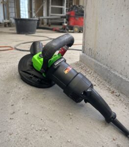 Eibenstock EBS 120.1 Betonschleifgerät mieten in Düsseldorf für Beton, Estrich und Sanierungsarbeiten bei VIPA-Rent